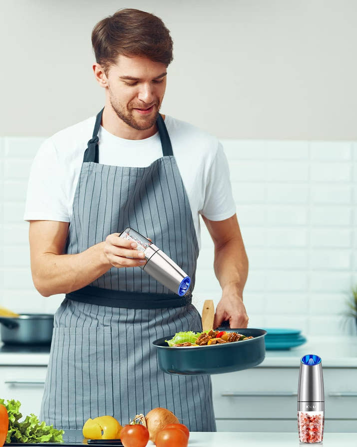 Electric pepper & salt  grinder